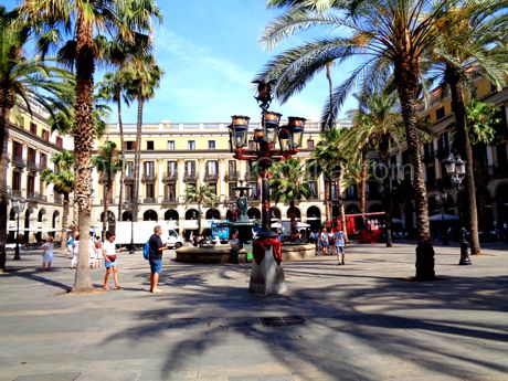 Royal Square	(Plaça Reial) Barcelona